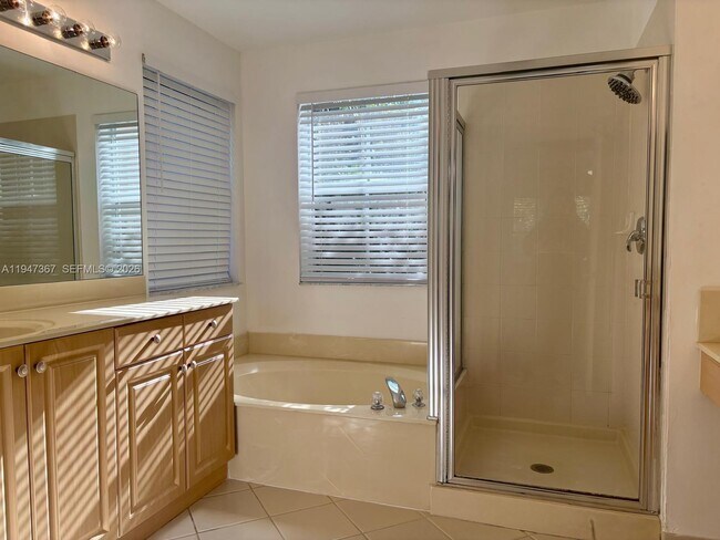 Building Photo - 15845 SW 49th Ct