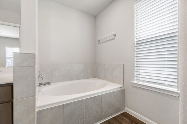 Building Photo - 2519 Moapa Dr