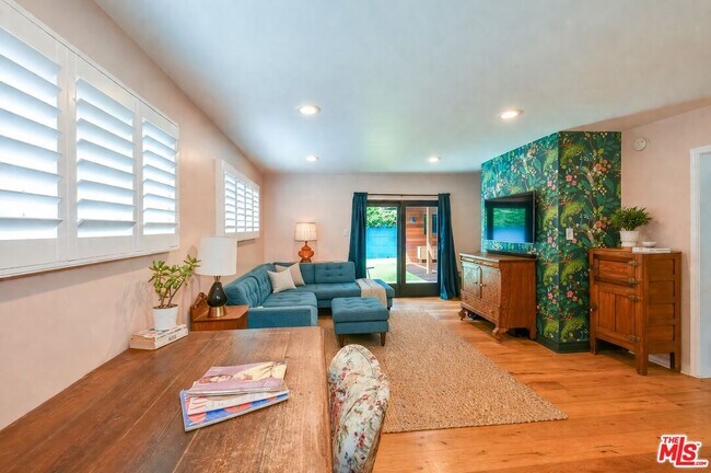 Building Photo - 5245 Ventura Canyon Ave