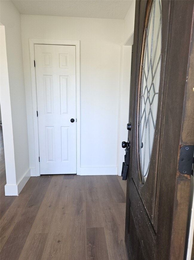 Building Photo - 815 Merribrook Ln