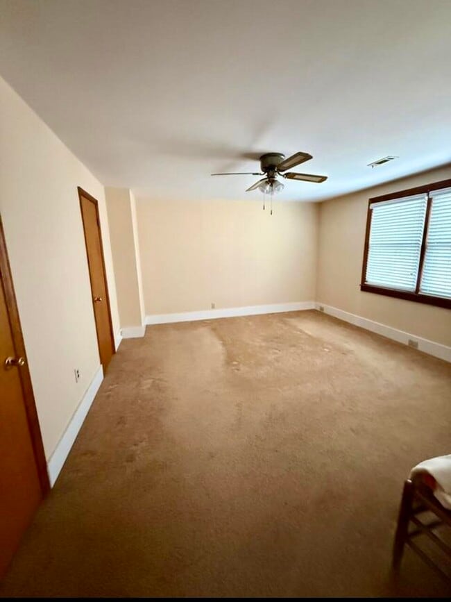 Building Photo - 881 Belvedere Clearwater Rd