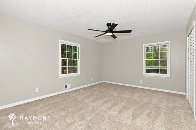 Building Photo - 397 Oakridge Dr SE