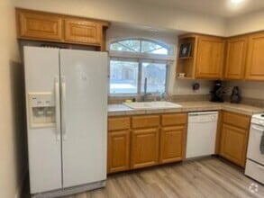 Building Photo - Perfectly Placed & Full of Space – 3 Bed i...