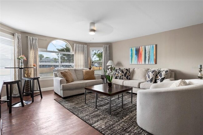 Building Photo - 2749 N Poinciana Blvd