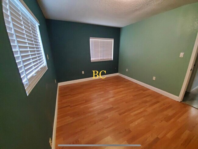 Building Photo - 6514 E 17th St