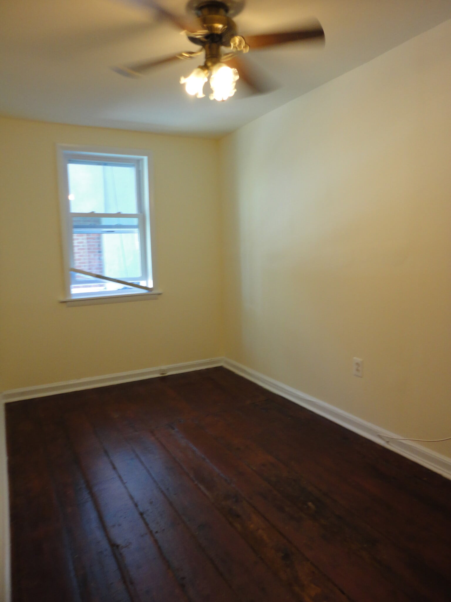 Building Photo - 1237 Pine St