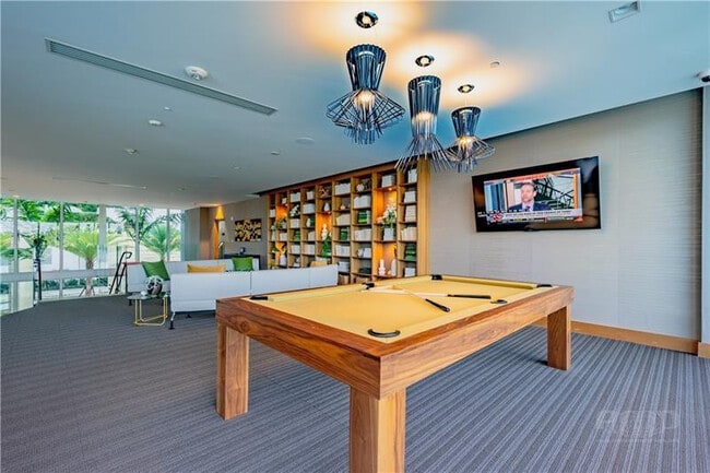 Building Photo - 16385 Biscayne Blvd