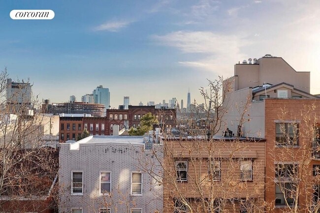 Building Photo - 642 Leonard St