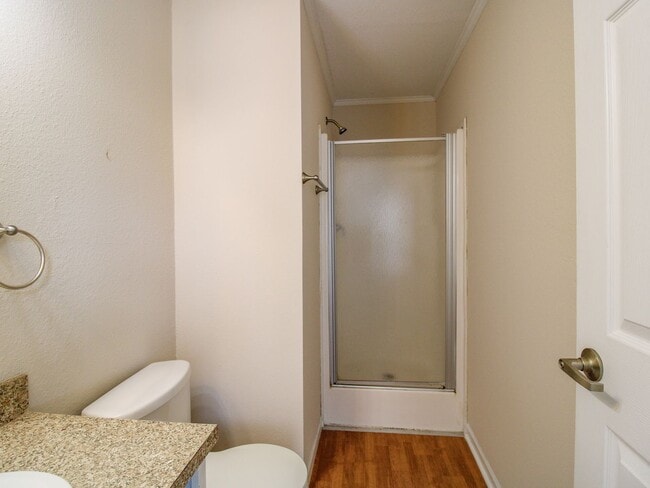 Building Photo - 122 Meadows Ln