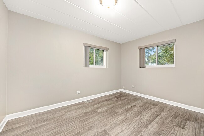 Building Photo - 332 Maple Ave