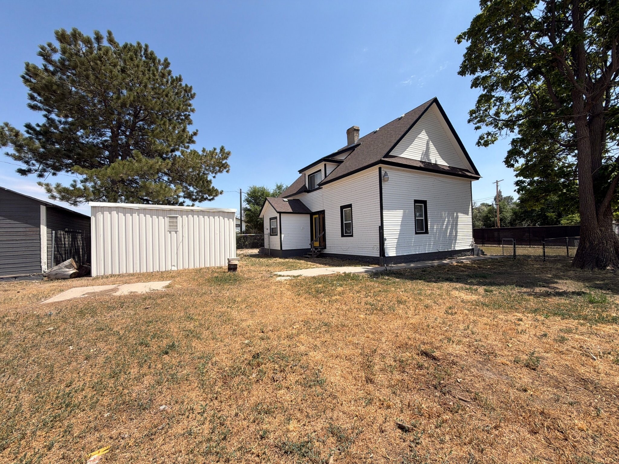 Building Photo - 27027 5th Ave
