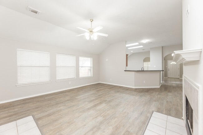 Building Photo - 24502 Drakefield Ct
