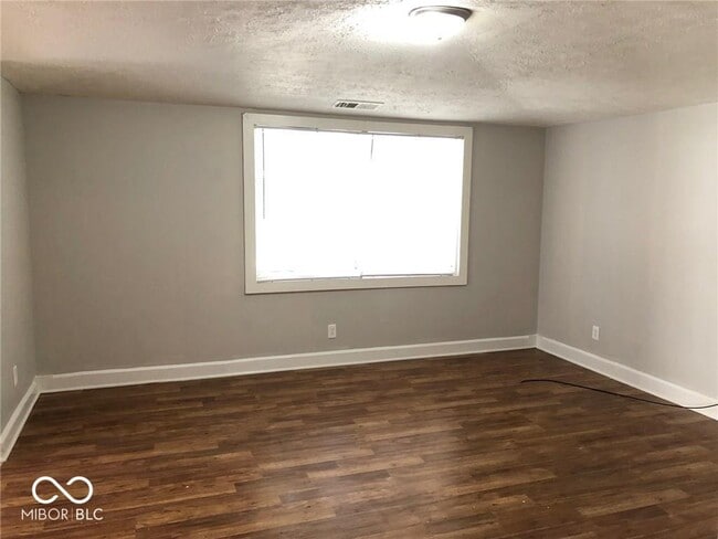 Building Photo - 651 N Beville Ave