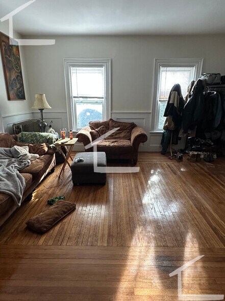 Building Photo - 8 Greylock Rd