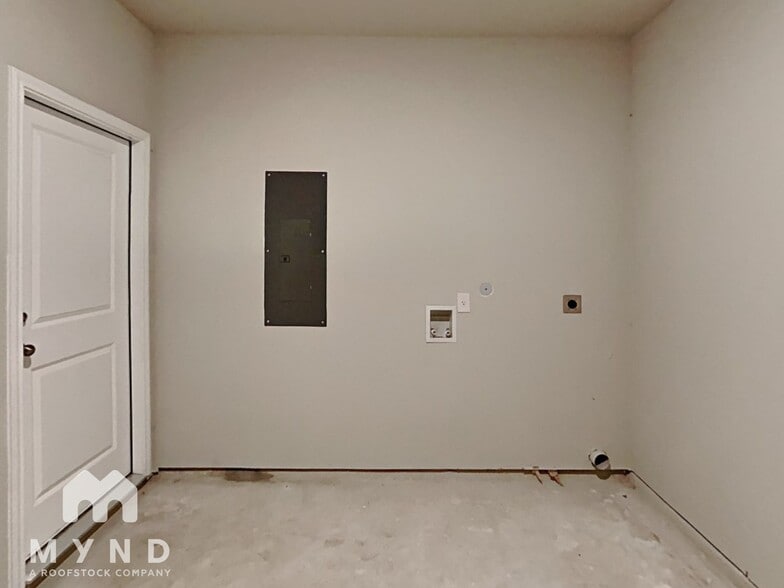 Building Photo - 8727 Key Windy Way