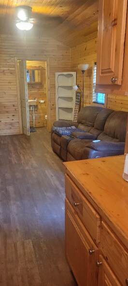 Building Photo - 621 St Luke Church Rd