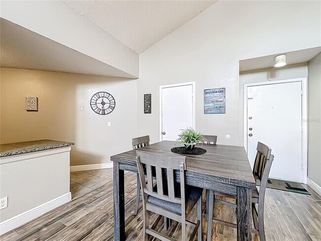 Building Photo - 3944 Atrium Dr