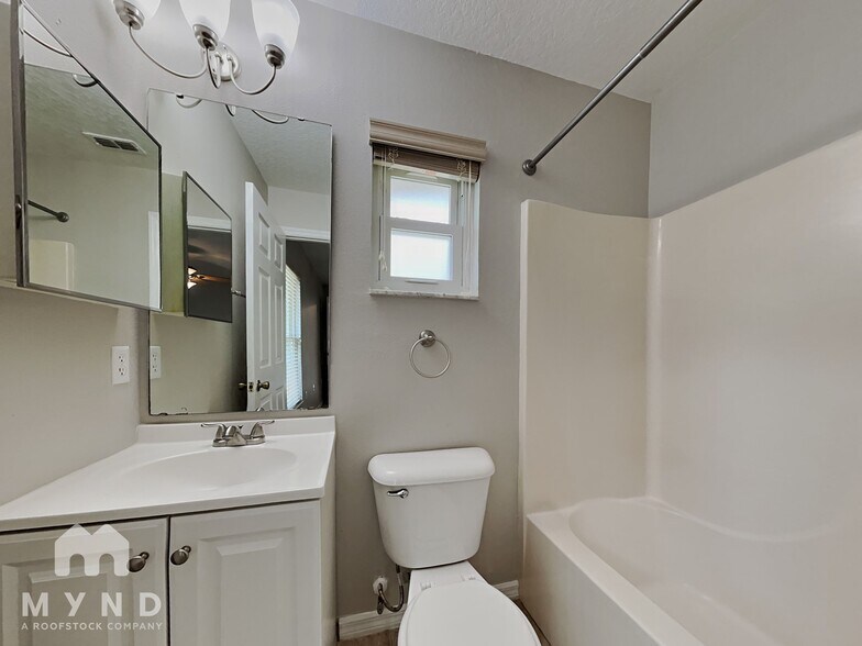 Building Photo - 1138 Kenworth Dr