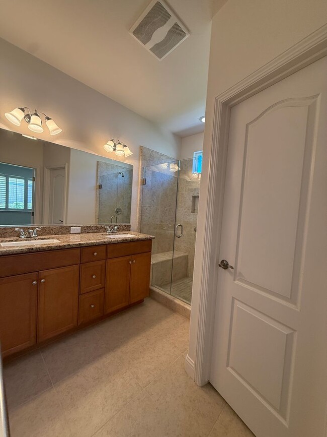 Building Photo - Beautiful Newer Rice Ranch Single Story Ho...
