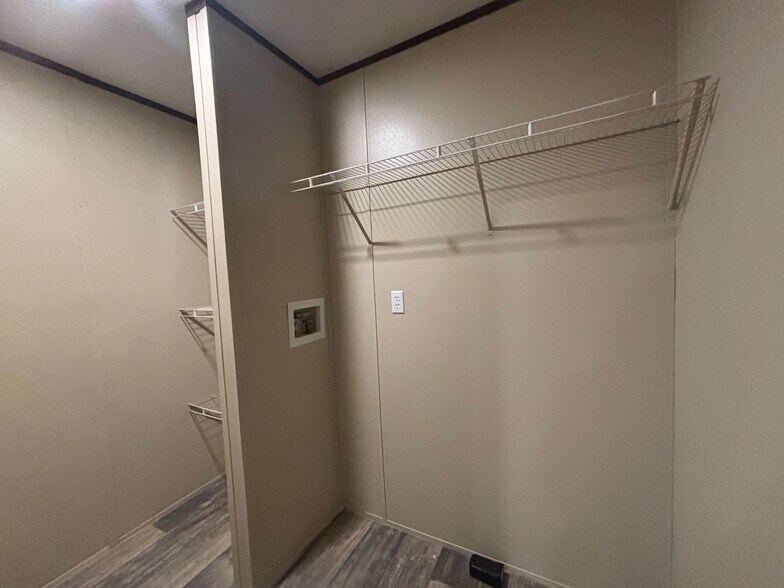 Building Photo - 1612 N 6th St