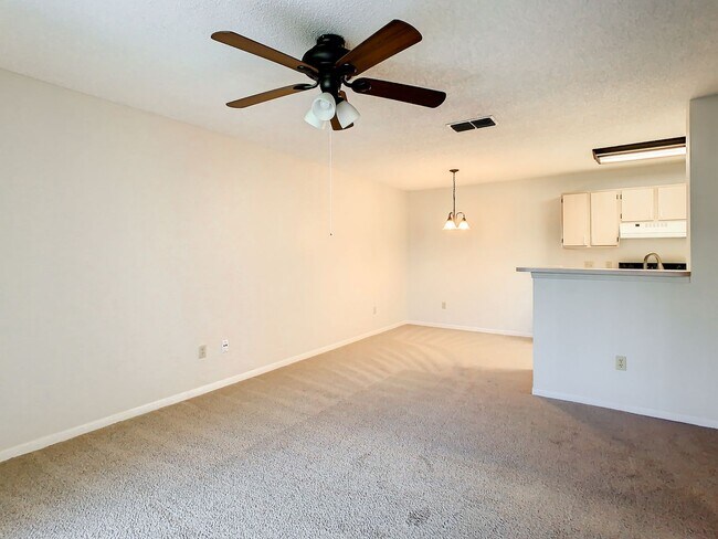 Building Photo - Beautiful 1 Bed/ 1 Bath Condo For Rent at ...