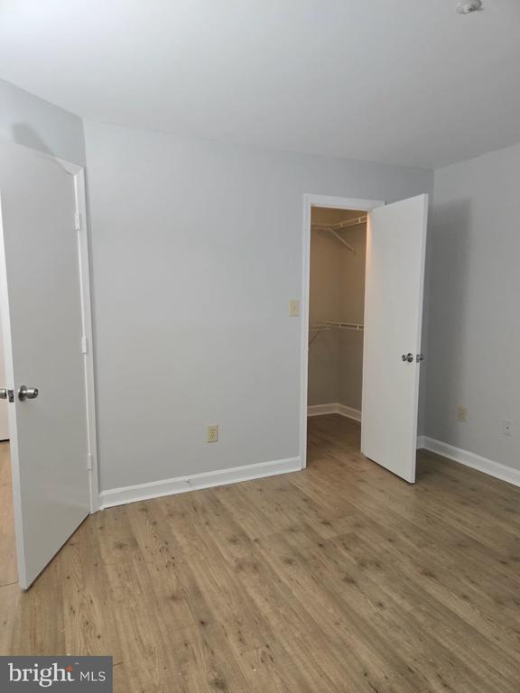 Building Photo - 3315 Sir Thomas Dr