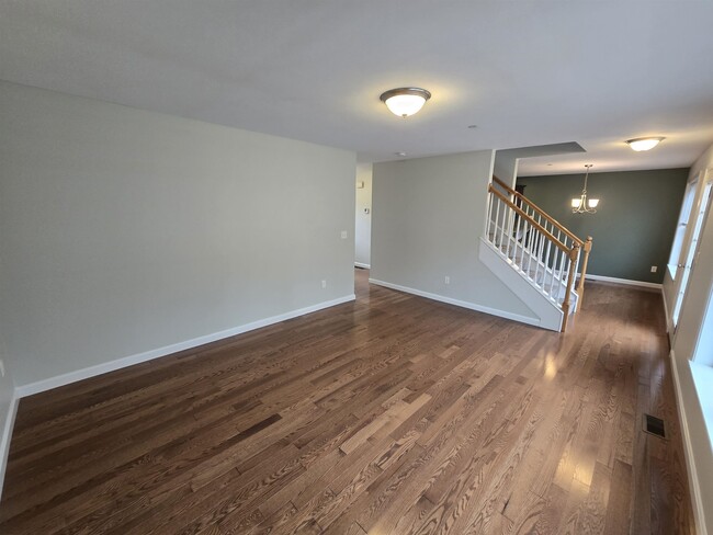 Building Photo - 1-3 Riesling Terrace