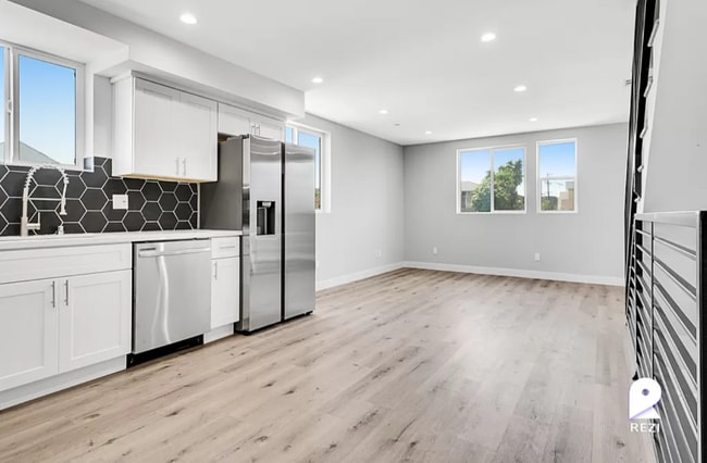 Building Photo - 4649 W 18th St