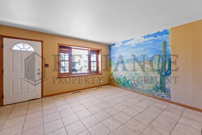 Building Photo - 743 N Gow St