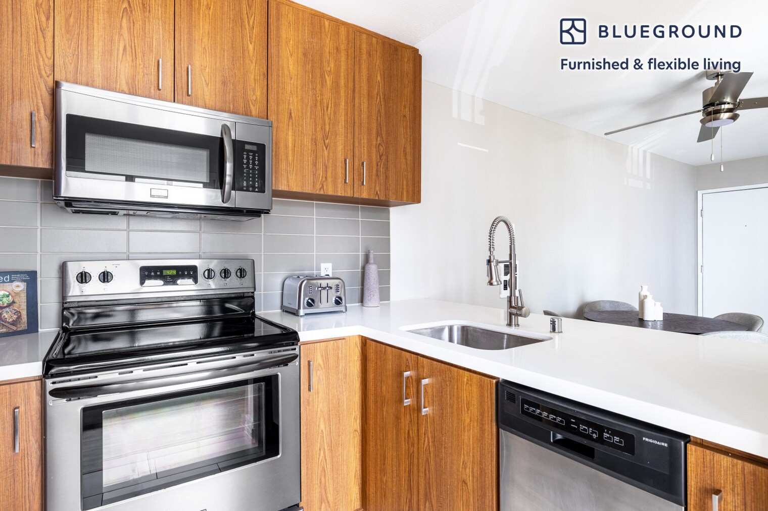 Building Photo - 616 Esplanade-SI FL2-ID440
