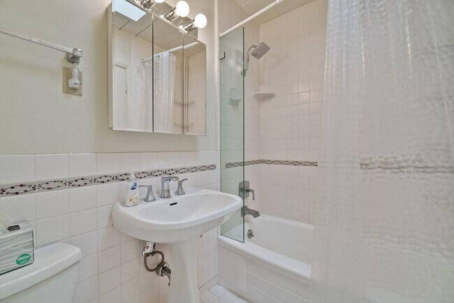 Building Photo - Updated 4 bed 2 bath Atrium Eichler in Pal...