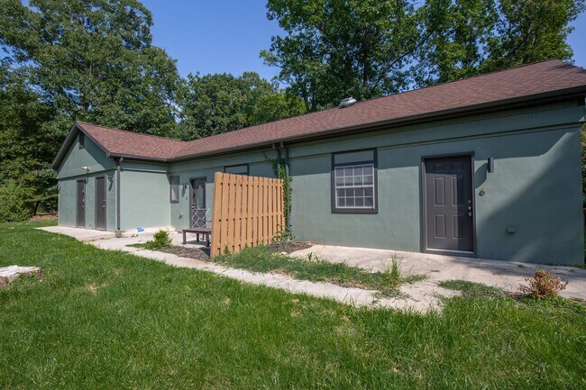 Building Photo - 115 Old Bridge Rd