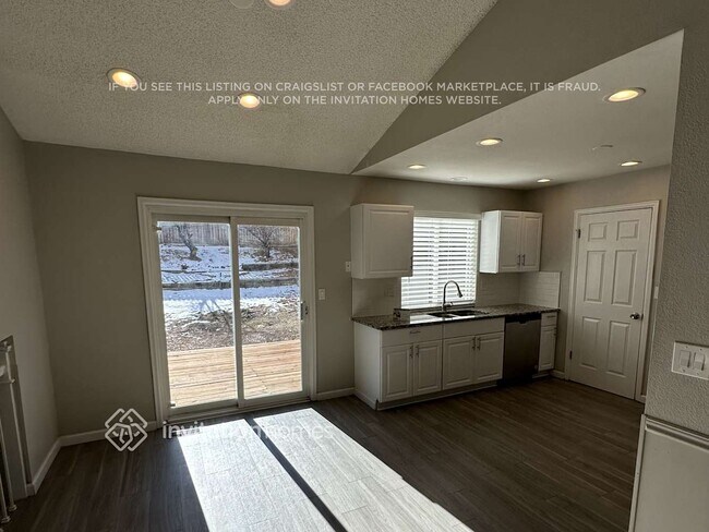 Building Photo - 21320 E Aberdeen Pl