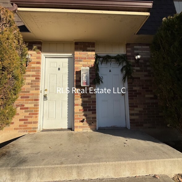 Building Photo - 1495 E 8600 S