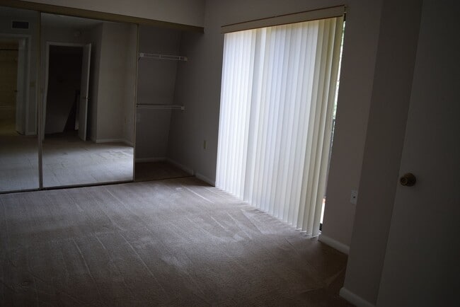 Building Photo - 5945 SE Windsong Ln