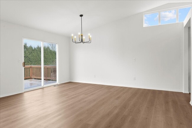 Building Photo - Beautiful & Freshly remodeled home in Fryelands Monroe