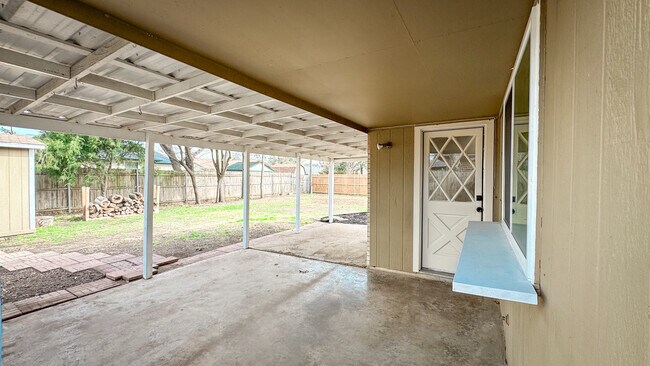 Building Photo - 8421 Randy Dr