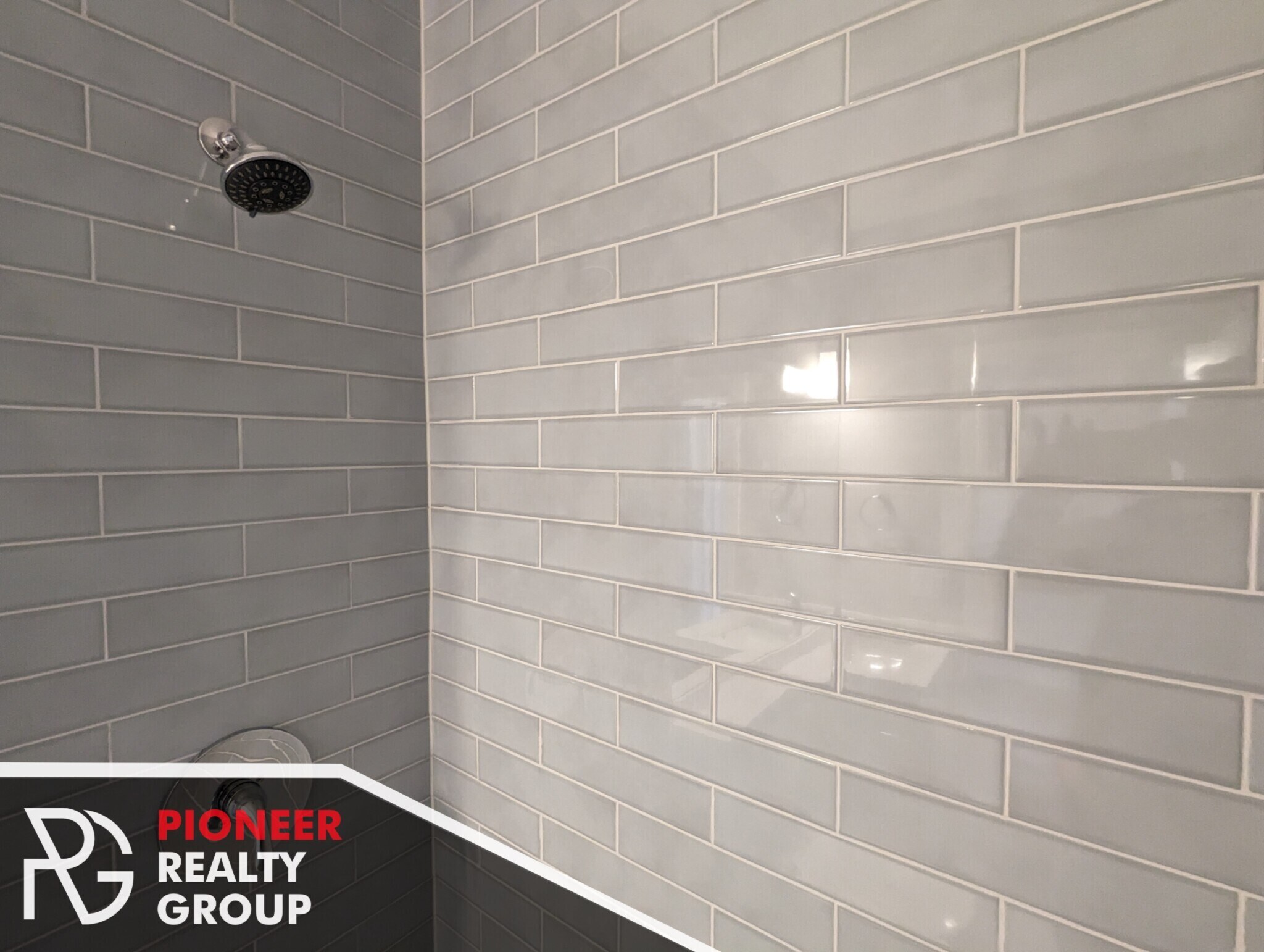 Building Photo - 3939 N Janssen Ave