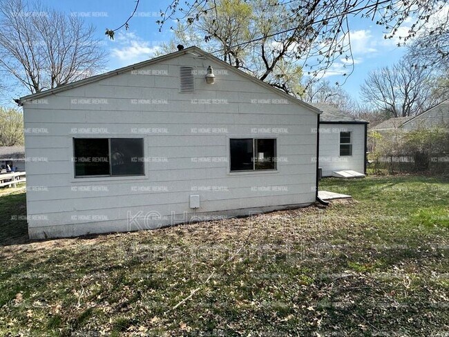 Building Photo - 10524 Richmond Ave