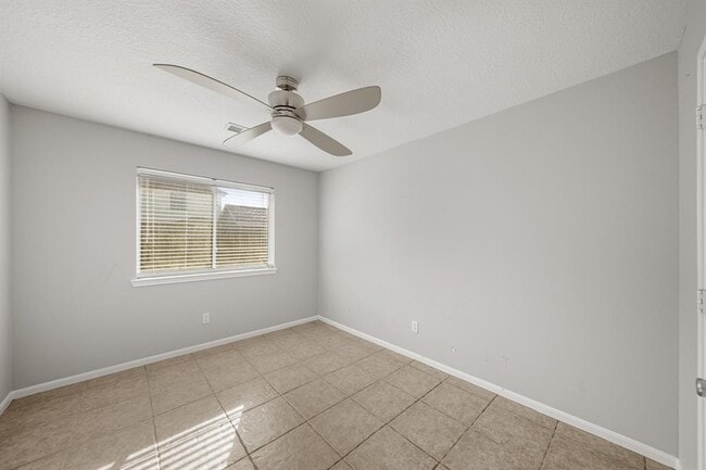 Building Photo - 1242 Hunter Wood Dr