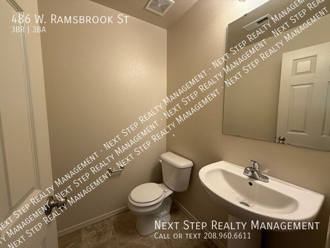 Building Photo - 486 W Ramsbrook St