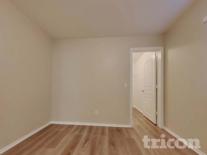 Building Photo - 12367 W Turney Ave