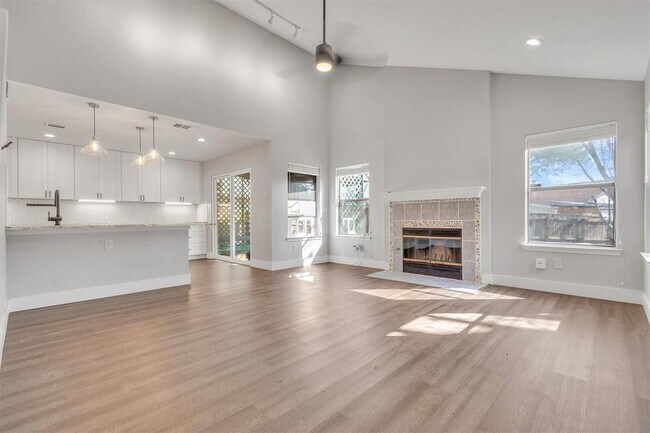 Building Photo - 10615 N Platt River Dr