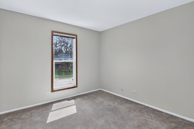 Building Photo - 436 Fordham Pl