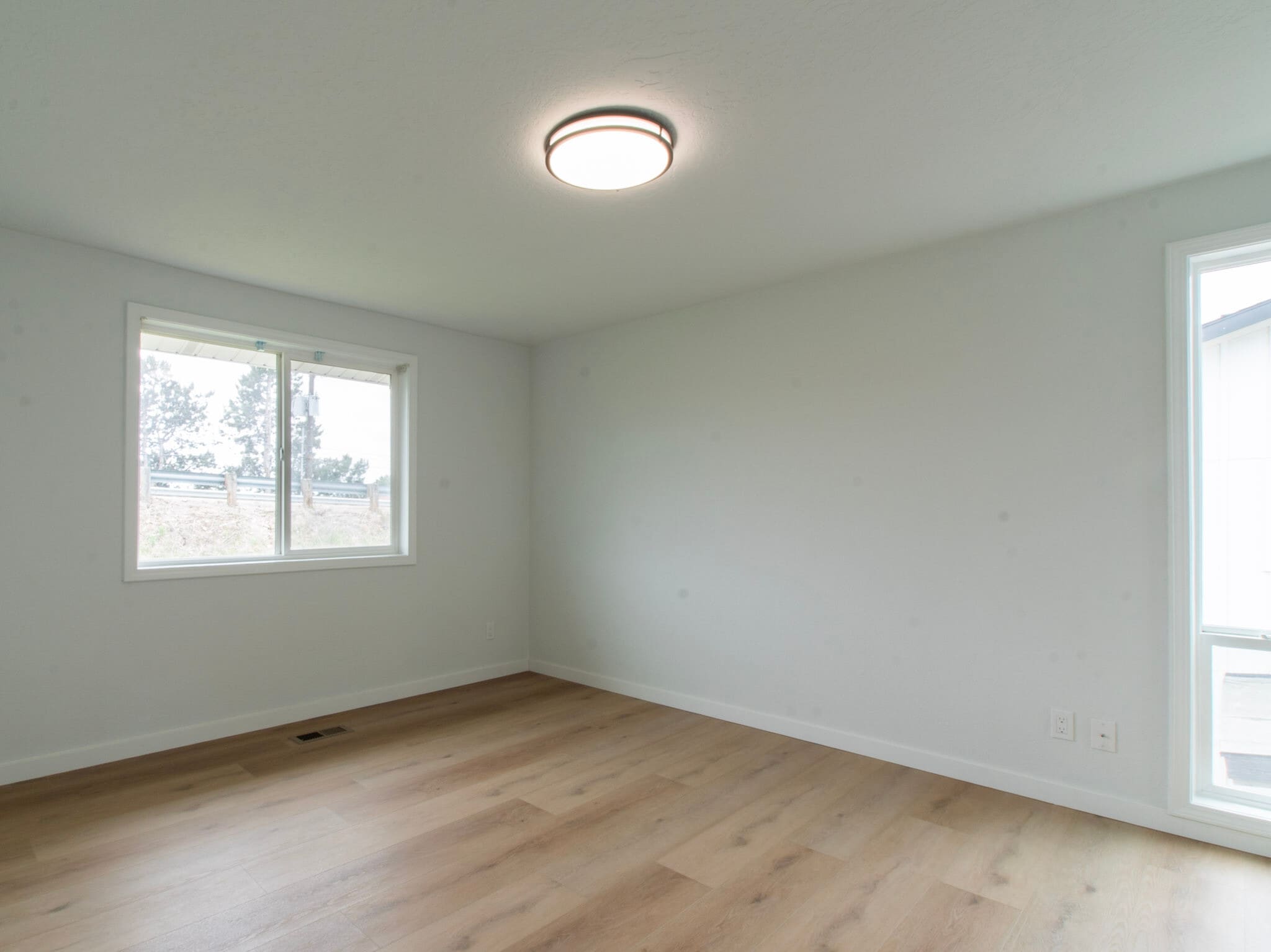 Building Photo - 853 N Gossett Pl