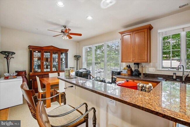 Building Photo - 1309 McLean Crest Ct