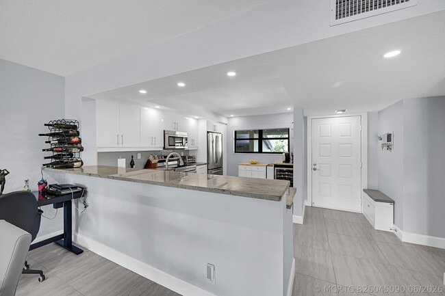 Building Photo - 12870 Briarlake Dr