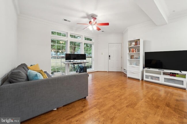 Building Photo - 5722 Callcott Way