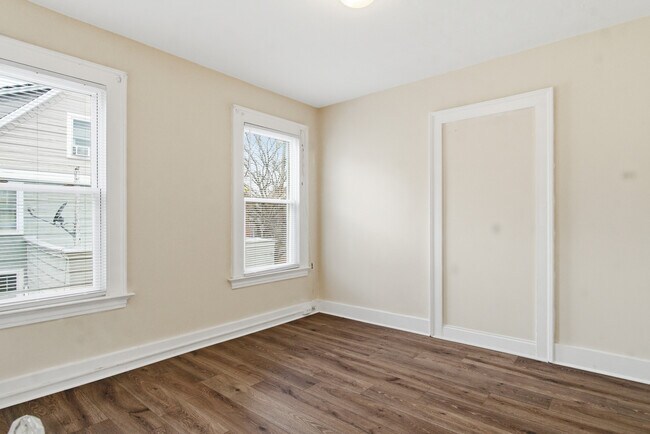 Building Photo - 46 Court St