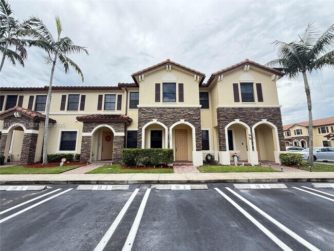 Building Photo - 3204 SE 5th Ct